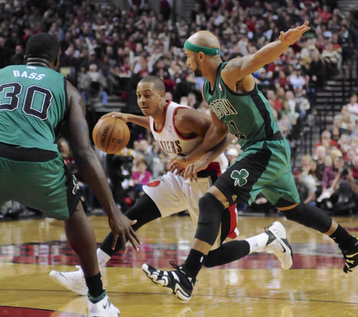 CJ McCollum, center, is showing better speed after injuring his foot early last season.