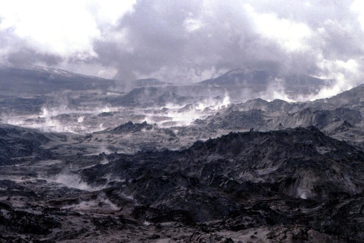 The pumice plain between Mount St.