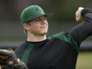 Evergreen pitcher Tommy Thorpe has signed to play for the Oregon Ducks.