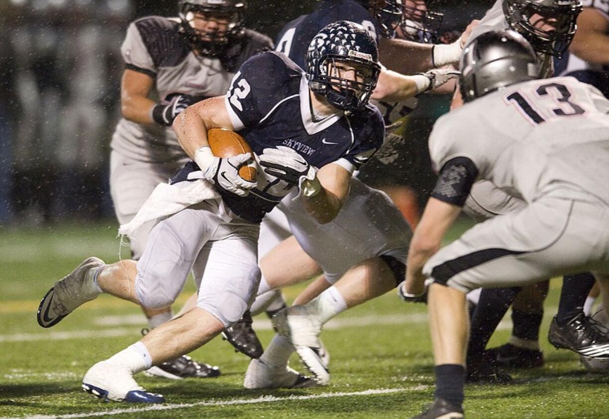 Skyview's Parker Henry runs for a touchdown against Union at Kiggins Bowl, Friday, October 28, 2011.