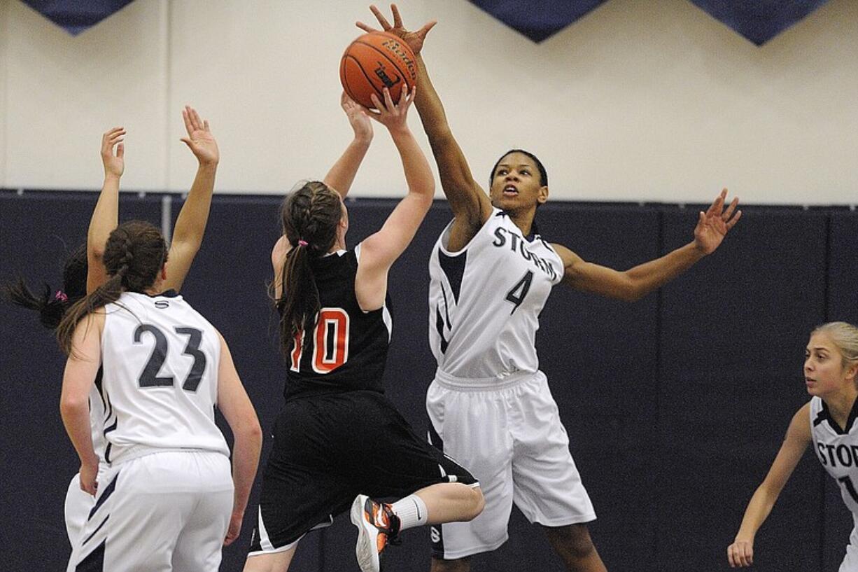 Skyview's Jocelyn Adams (4) blocks a shot by Battle Ground's Tessa Vanderpool (10) during Friday's 4A Greater St. Helens League contest.