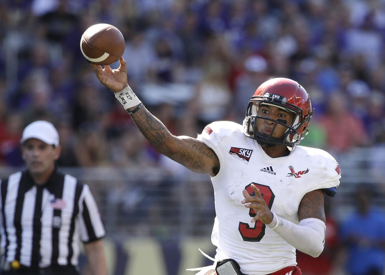 Eastern Washington quarterback Vernon Adams Jr. said on Twitter on Monday, Feb. 9, 2015, he's transferring to Oregon for his senior season.