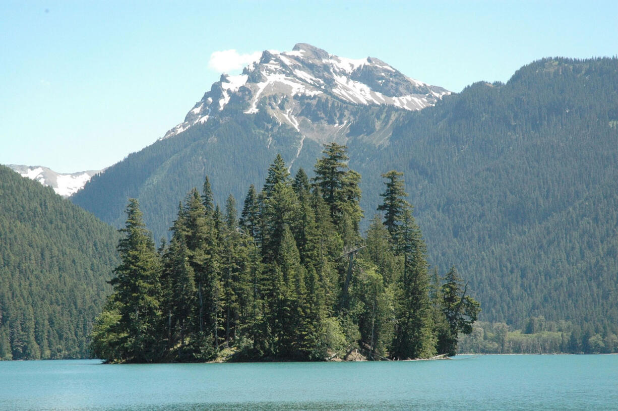 Access to Agnes Island in Packwood Lake is prohibited.