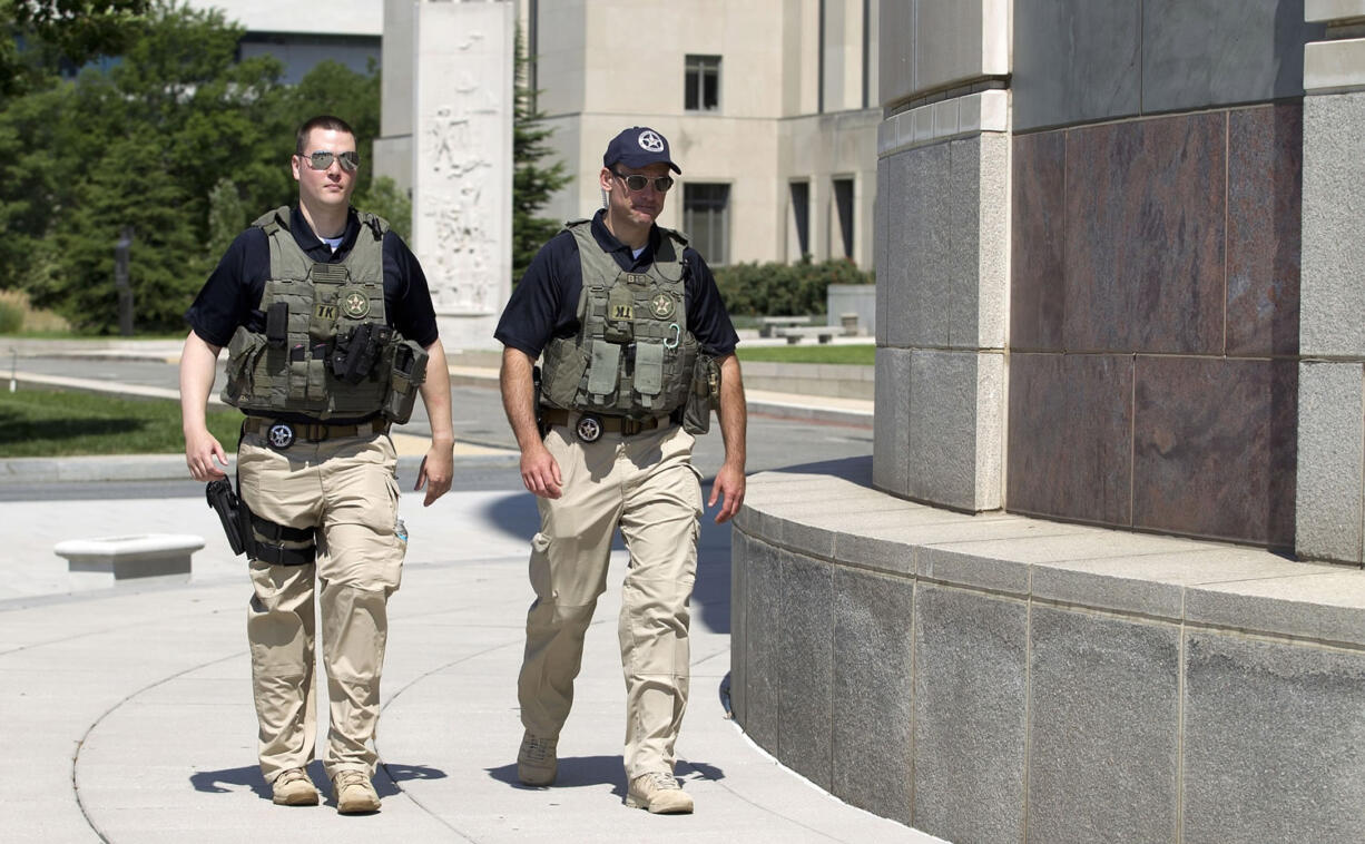 U.S. Marshalls move outside the federal U.S.