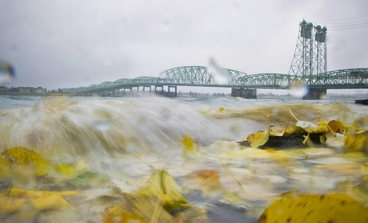 Turbulence is normal around any project the magnitude of the I-5 Bridge, a panel's chairman told a public gathering Thursday.