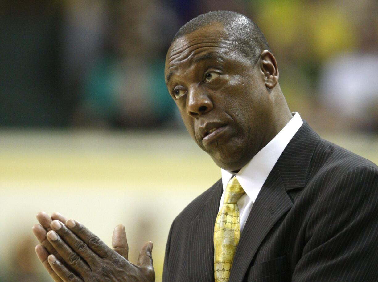 Former Oregon men's basketball coach Ernie Kent has been hired as head coach at Washington State.