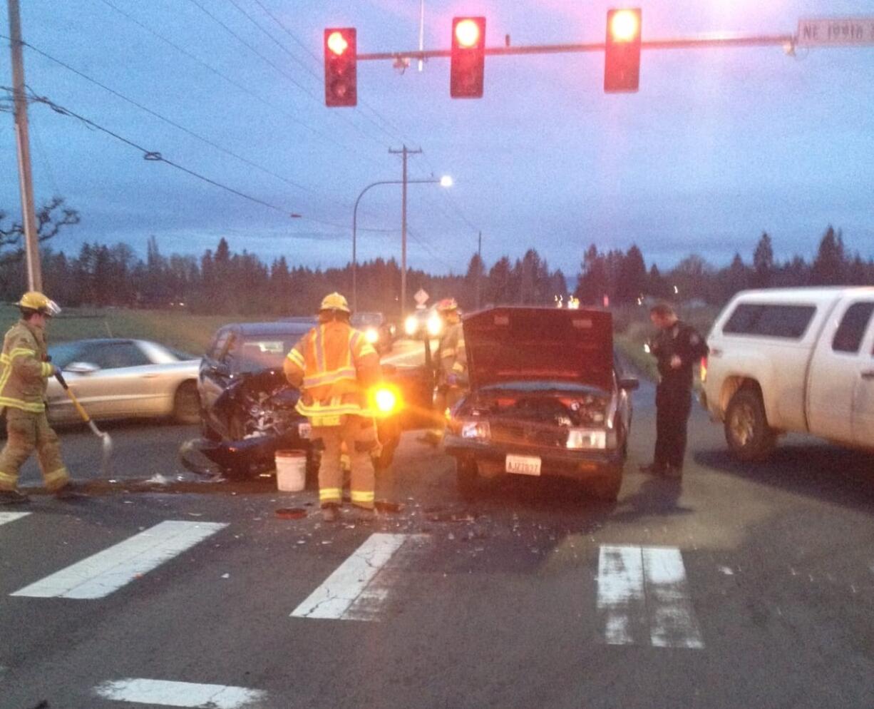 A noninjury crash at Northeast 72nd Av3enue and Northeast 199th Street has traffic backed up in the area.