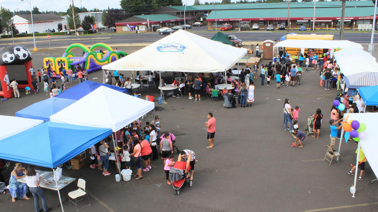 Ogden: Iglesia Living Hope hosted a family fair, where more than 280 backpacks filled with school supplies were donated to children in need.