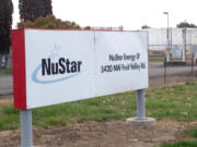 NuStar Energy’s plans to handle crude oil at the Port of Vancouver must undergo a detailed environmental review, a city hearings examiner decided Tuesday.