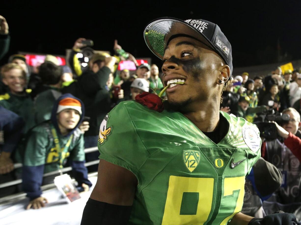 Oregon's Darren Carrington had two touchdown catches in the semifinals, but the Ducks had to quickly shift focus for the championship game.