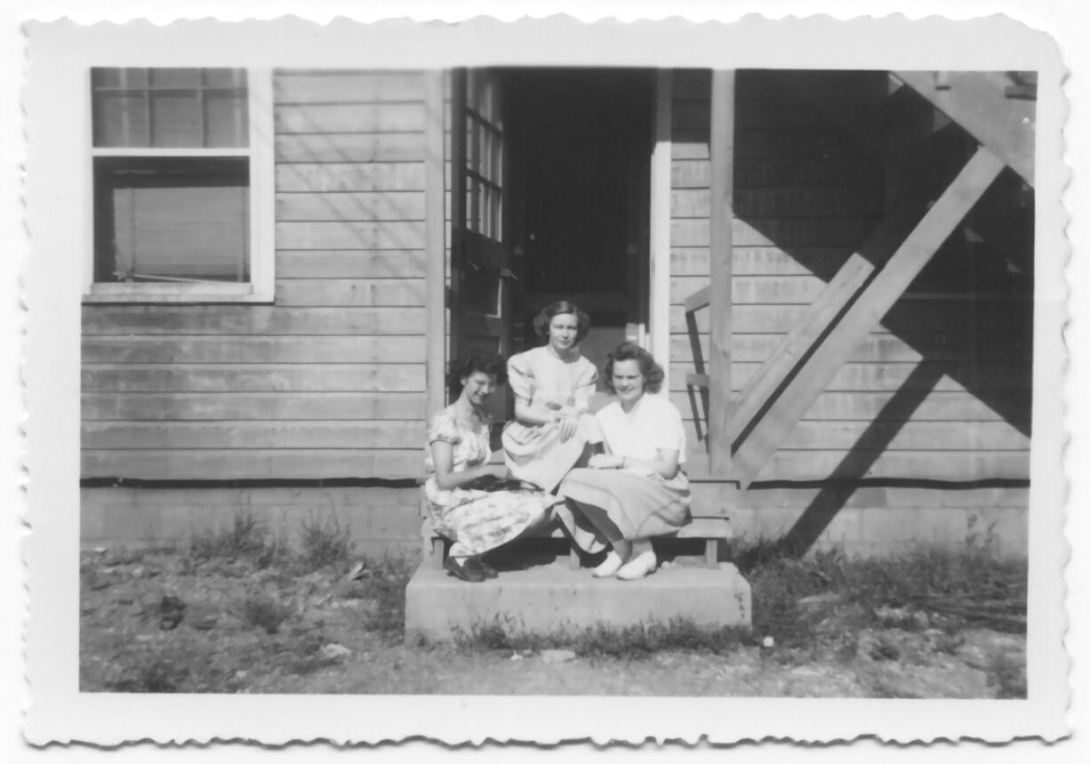 Columbian files
Phyllis Cady Johnson, right, with friends at a women's dorm at Oak Ridge, Tenn.