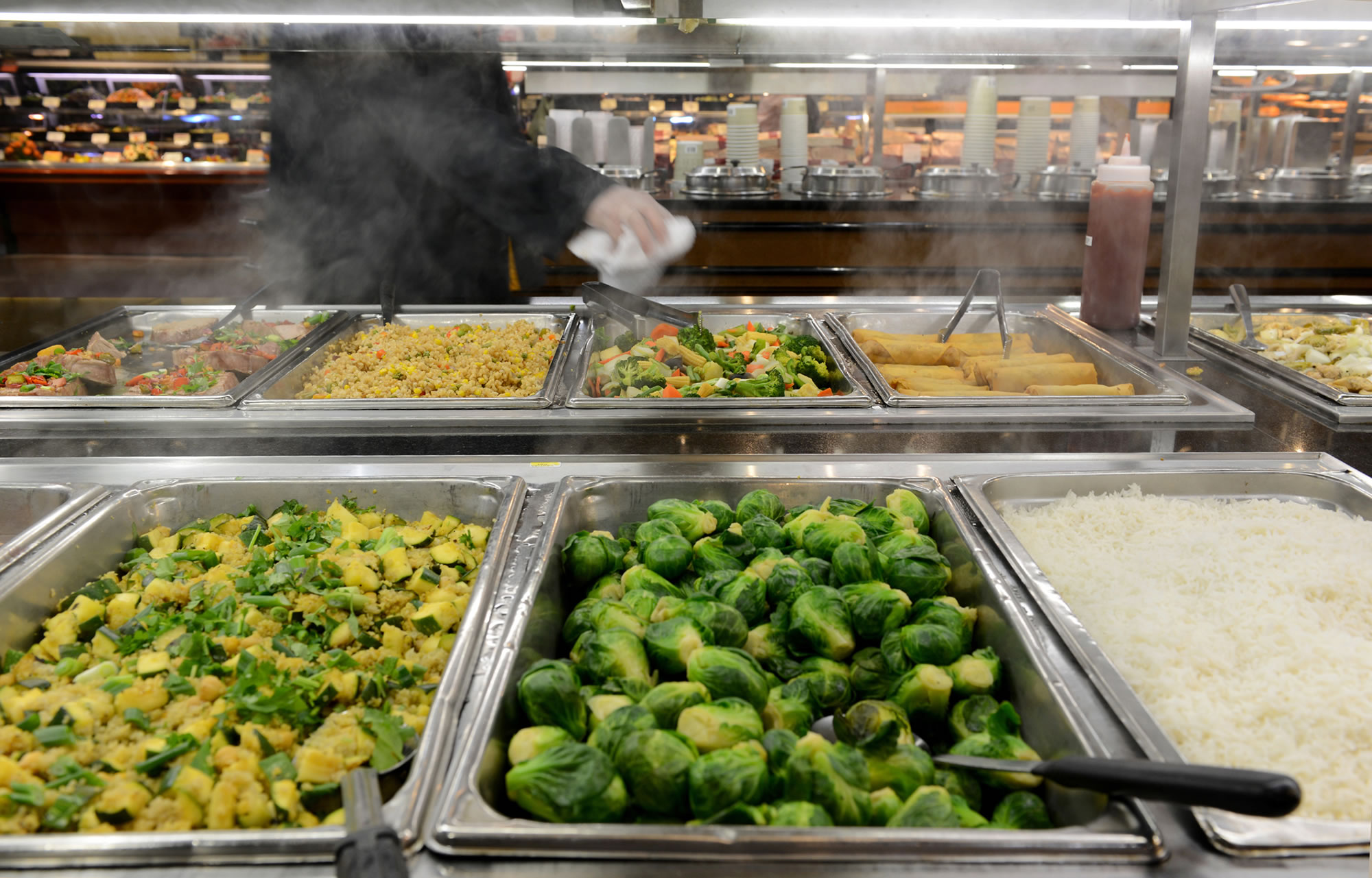 Whole Foods: How I Build a Healthy Meal at the Hot Bar