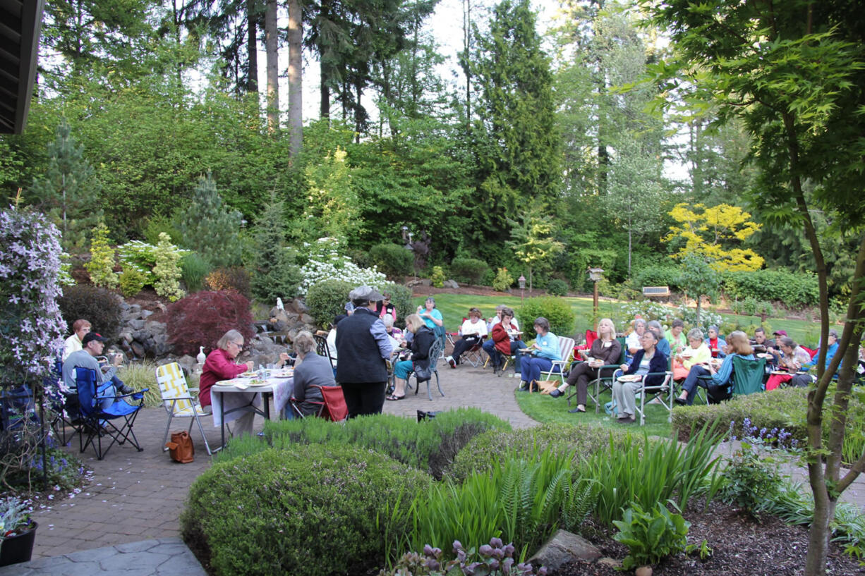 Patti and Brian Elias opened their lovely, spacious garden to host the 19th annual Clark County HPSO interest group event.