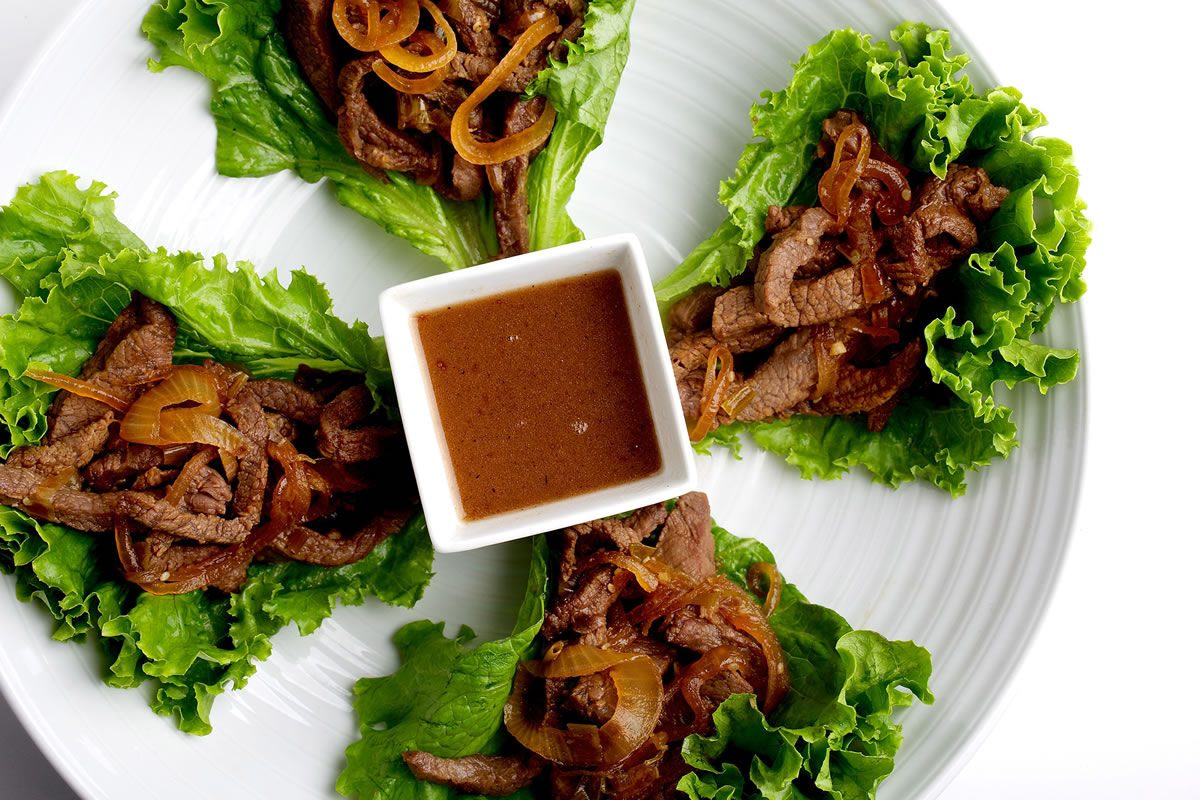 Crispy Beef and Vegetable Wraps