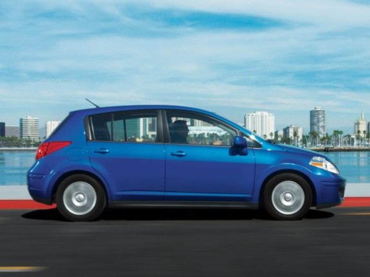 Blue 2013 Nissan Versa