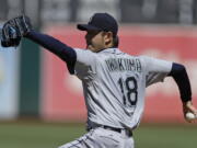 Seattle Mariners pitcher Hisashi Iwakuma will be returning to the team after failing to come to term with the Los Angeles Dodgers.