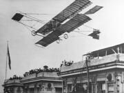 Pearson Air Museum
Silas Christofferson amazed thousands of Rose Festival celebrants in 1912 with his flight from the top of the Multnomah Hotel in Portland to the Vancouver Barracks.