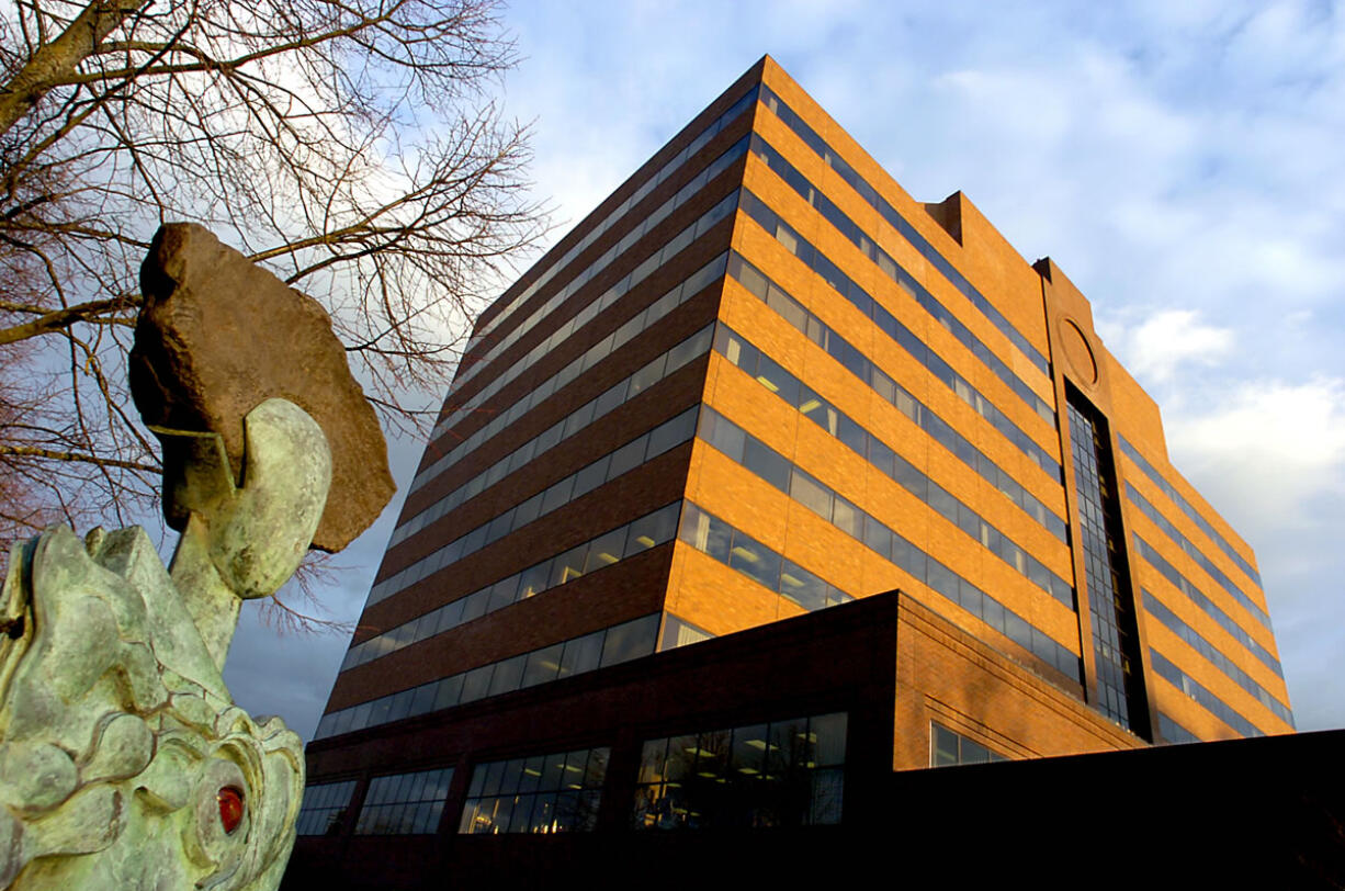 Owners of the Bank of America Financial Center have just signed four new tenants to lease nearly 30,000 square feet of office space in the 10-story building, in downtown Vancouver at Broadway and Eighth streets.