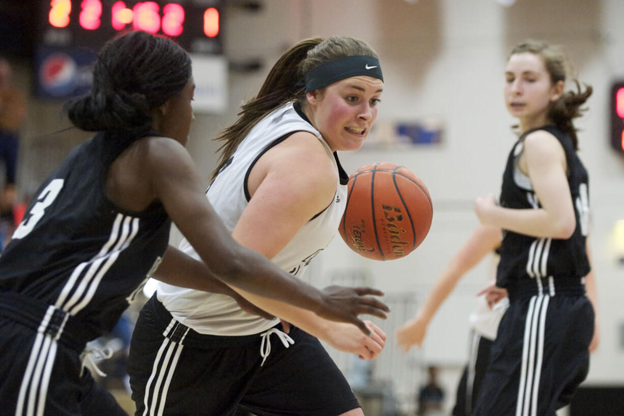 Mountain View's Carly Holboke scored 17 points to go with nine rebounds and three steals in Sunday's Roundball Shootout at Clark College.