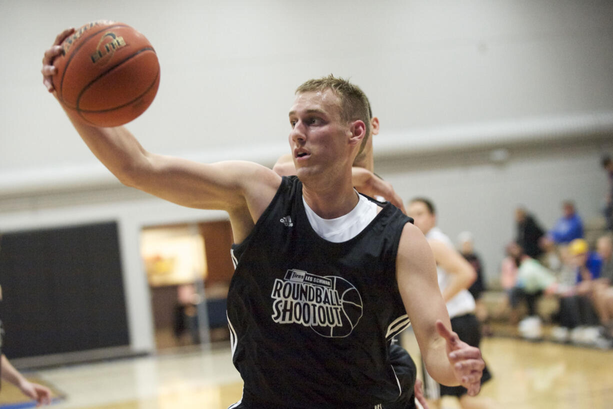 Columbia River's Isaiah Smith led all scorers with 29 points in Saturday's Les Schwab Roundball Shootout.