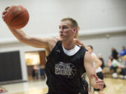 Columbia River's Isaiah Smith led all scorers with 29 points in Saturday's Les Schwab Roundball Shootout.