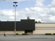 Walmart has announced plans to renovate the former WinCo Foods store at Vancouver Plaza, which sits between state Highway 500 and Fourth Plain Boulevard.