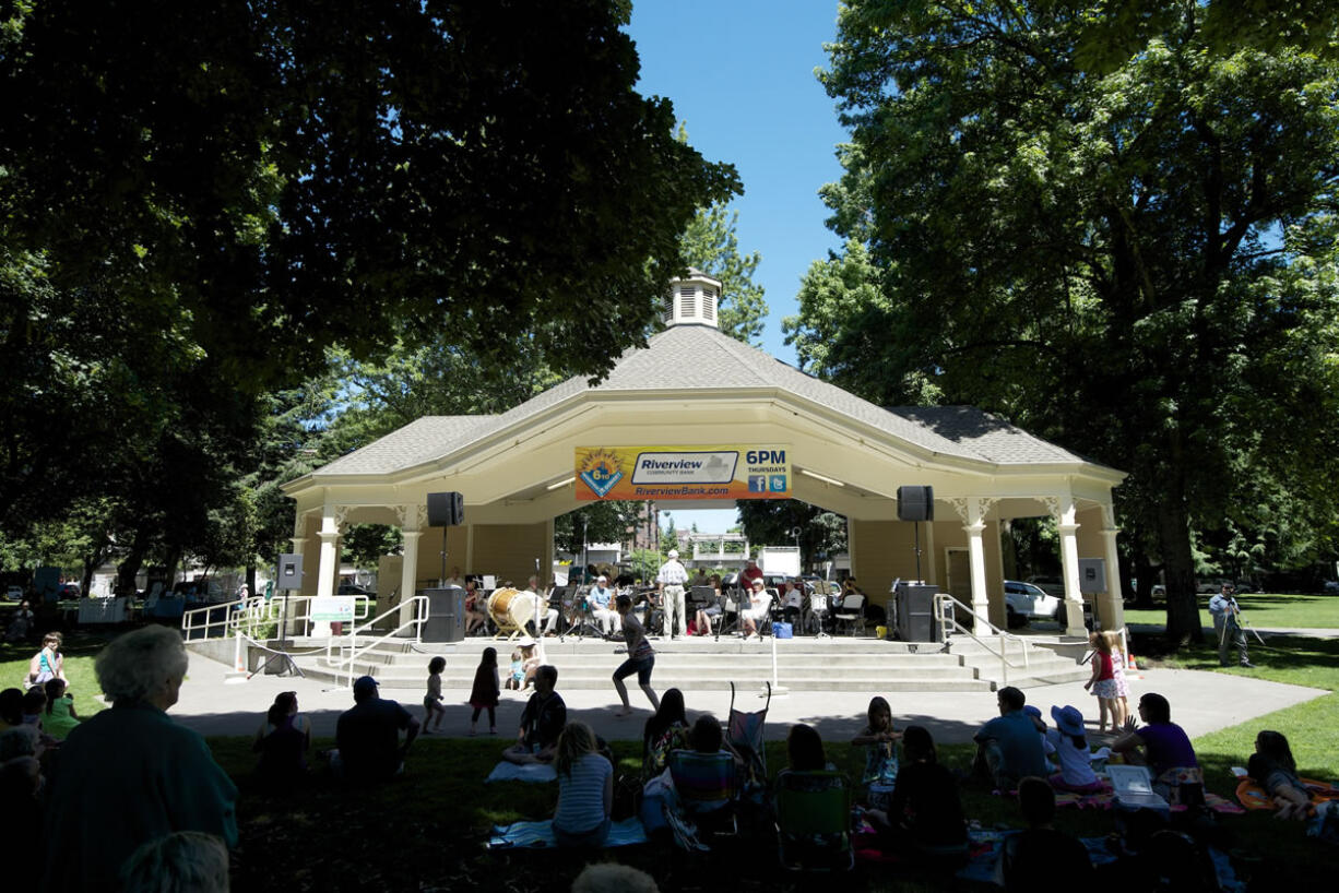 An estimated 500-or-so came to Esther Short Park on Wednesday for the first of six Terry Lee Noon Hour concerts this summer, held weekly until Aug. 14.