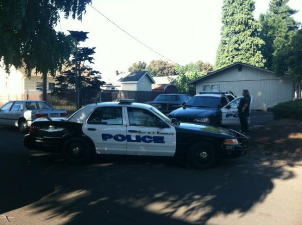 Police and a SWAT team surrounded this small apartment complex at 21st and Markle Avenue this morning looking for a shooting suspect.