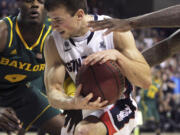 Young Kwak/The Associated Press
Gonzaga's Kevin Pangos works his way through Baylor traffic on Friday.