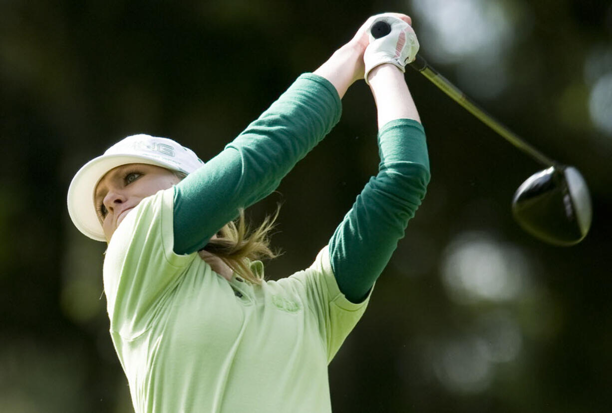 Lindsay Aho tees off at the 2011 U.S.