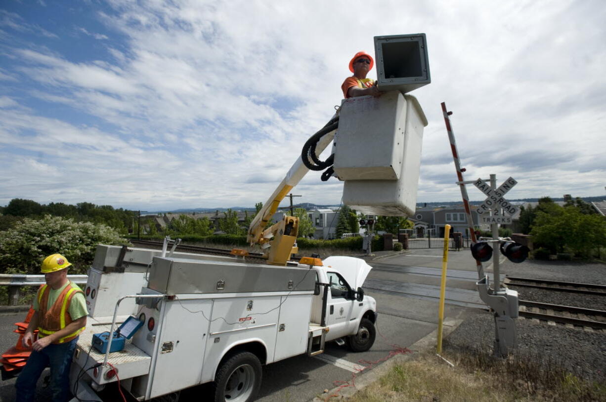 The City of Vancouver held a demonstration of new wayside horns for residents living near the railroad crossing on Chelsea Drive in June 2010. The horns are directed at the intersection and make less noise than the train horns.