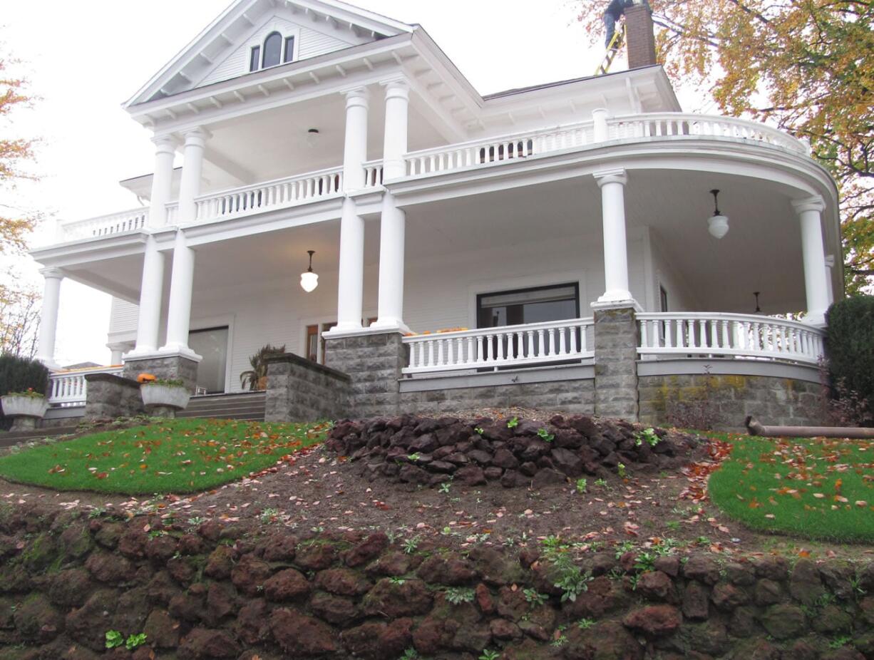 The new owner of the historic Farrell House hopes to open it to events such as weddings, but some neighbors are concerned about parking, noise and traffic.