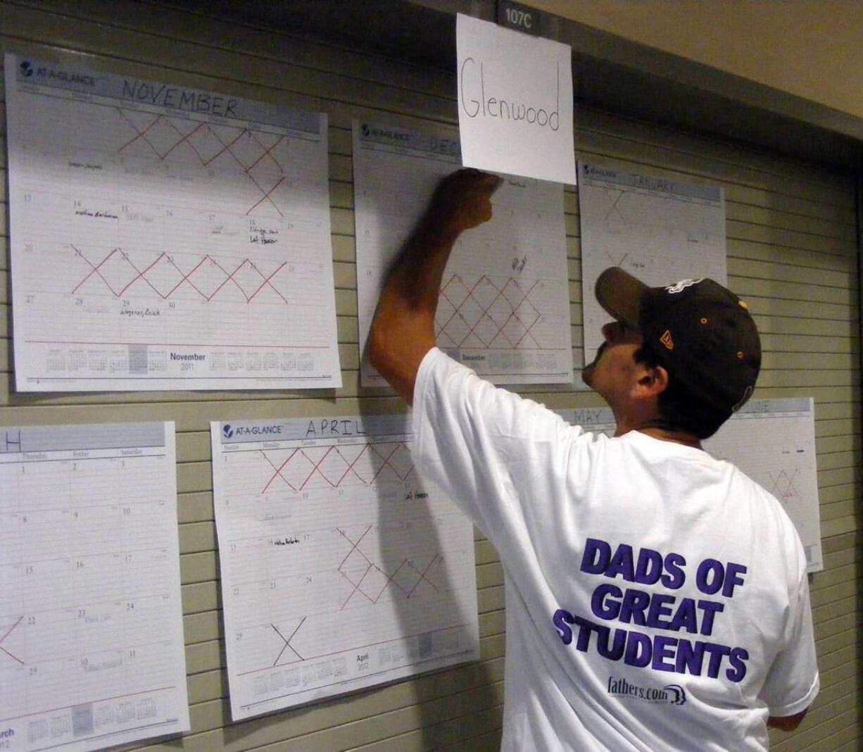 Watch DOGS co-chair Nate Berberian signs up dads to volunteer at Glenwood Heights Primary and Laurin Middle Schools.