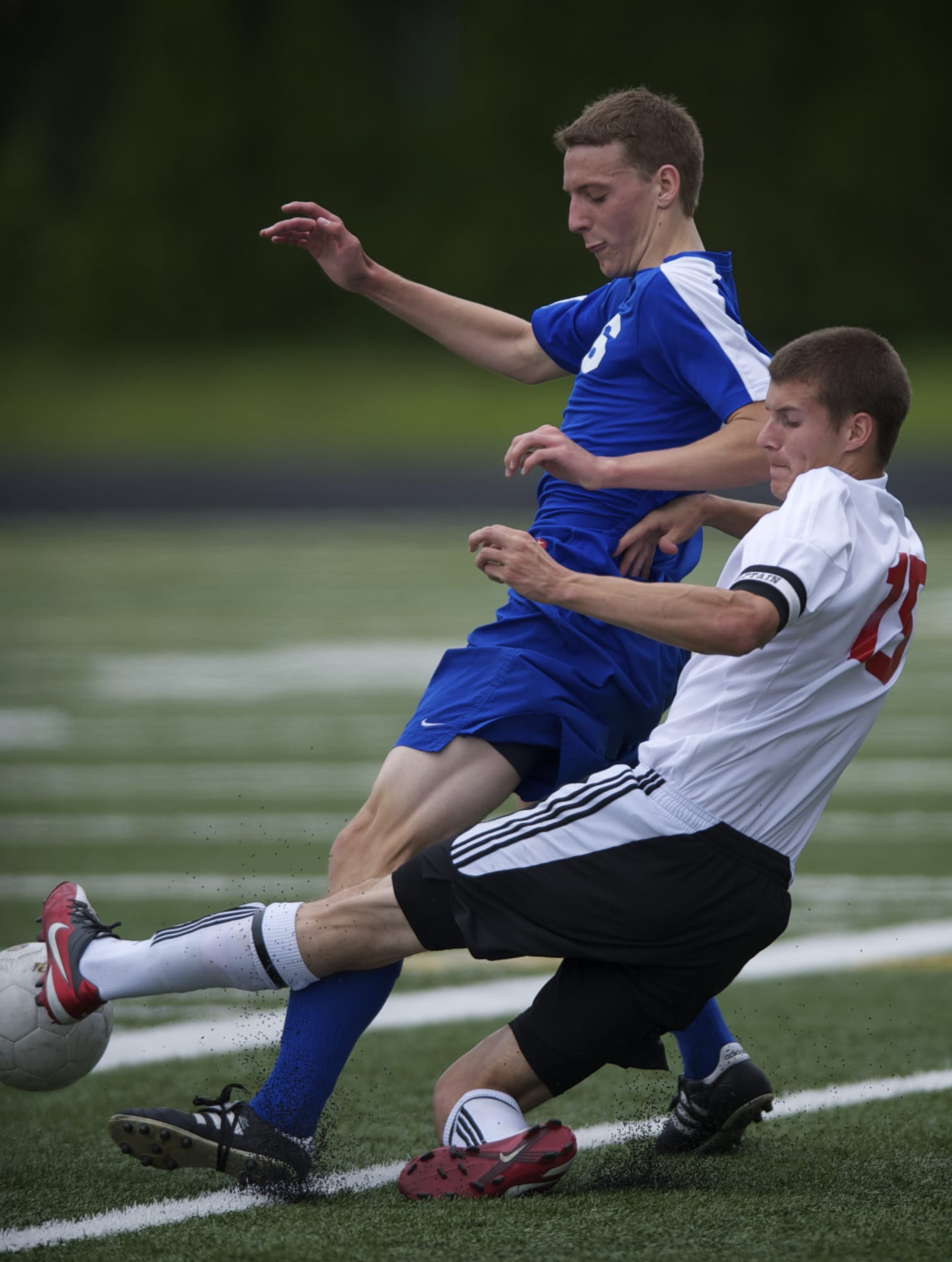 Team captain Brandon Brooks, left, says Mountain View's turnaround was about desire.