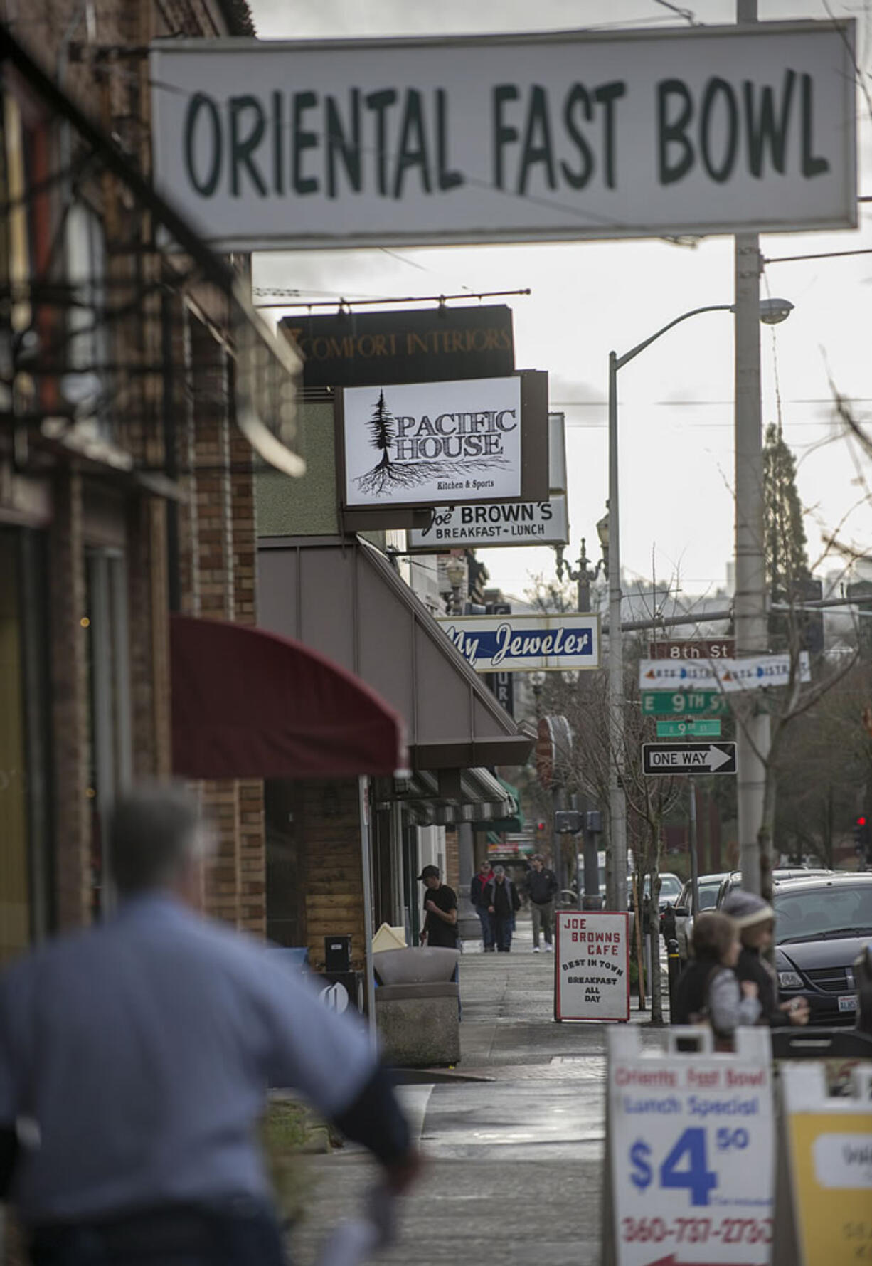 Pacific House moved into the space where Chronis Restaurant and Lounge used to be. It features local beers and food made with Northwest ingredients.