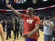 Los Angeles Lakers forward Kobe Bryant waves to the crowd after the Lakers&#039; NBA basketball game against the Portland Trail Blazers in Portland, Ore., Saturday, Jan. 23, 2016. It was Bryant&#039;s last game as a Laker in Portland. The Blazers won 121-103.