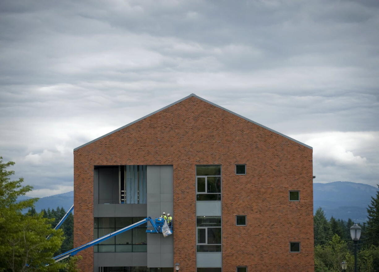 Work on the new Engineering &amp; Computer Science Building at Washington State University Vancouver nears completion in June 2011. An Oregon company, Hydrokinetic Systems, filed the lawsuit in Clark County Superior Court in late May.