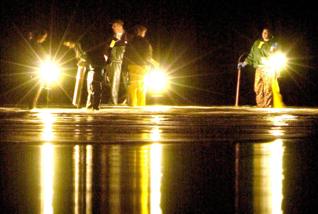 Razor clam digging during the fall and winter are on afternoon and evening low tides.