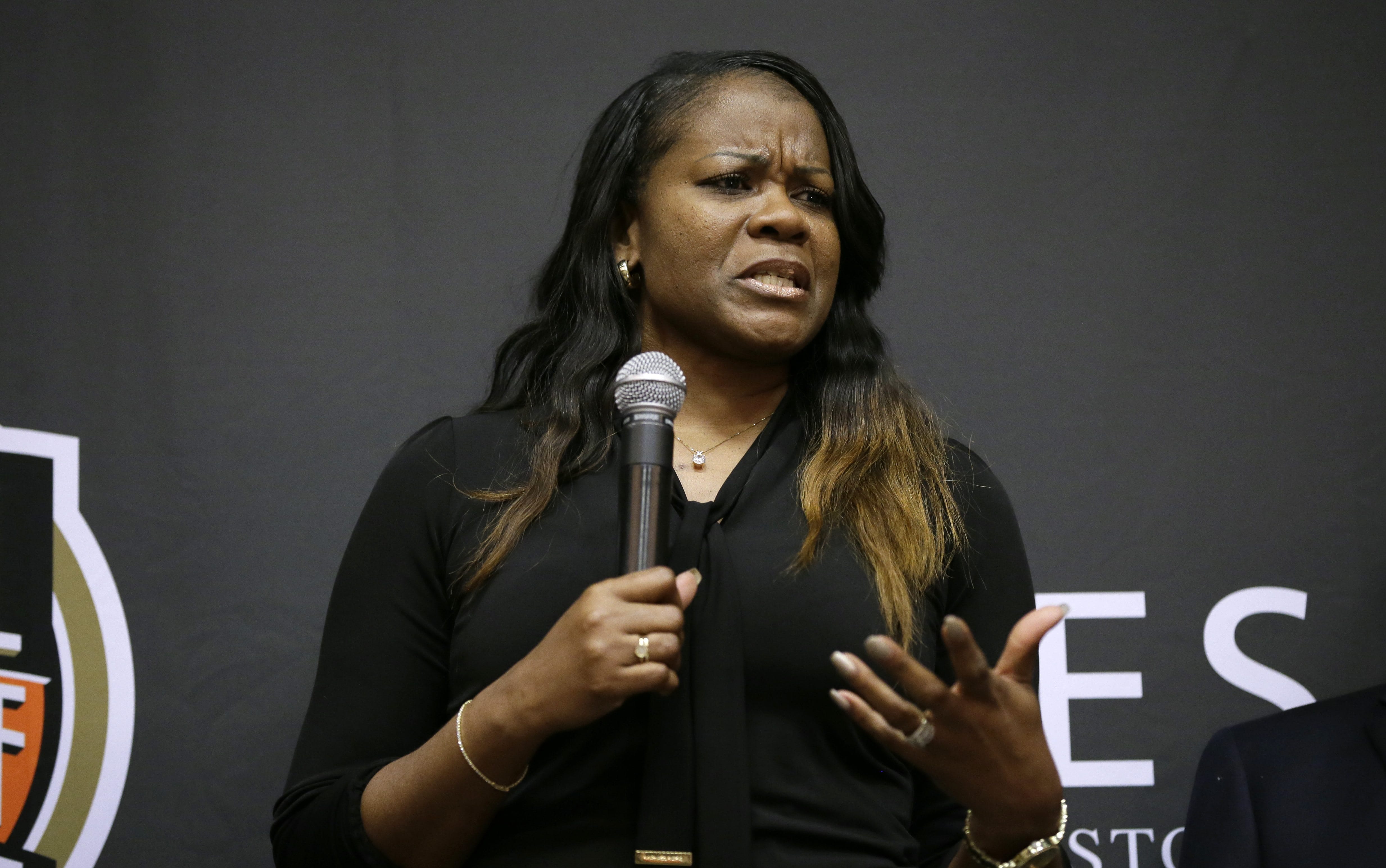 Retired WNBA player Sheryl Swoopes speaks on stage during the Naismith Memorial Basketball Hall of Fame class of 2016 announcement, Monday, April 4, 2016, in Houston, Texas.