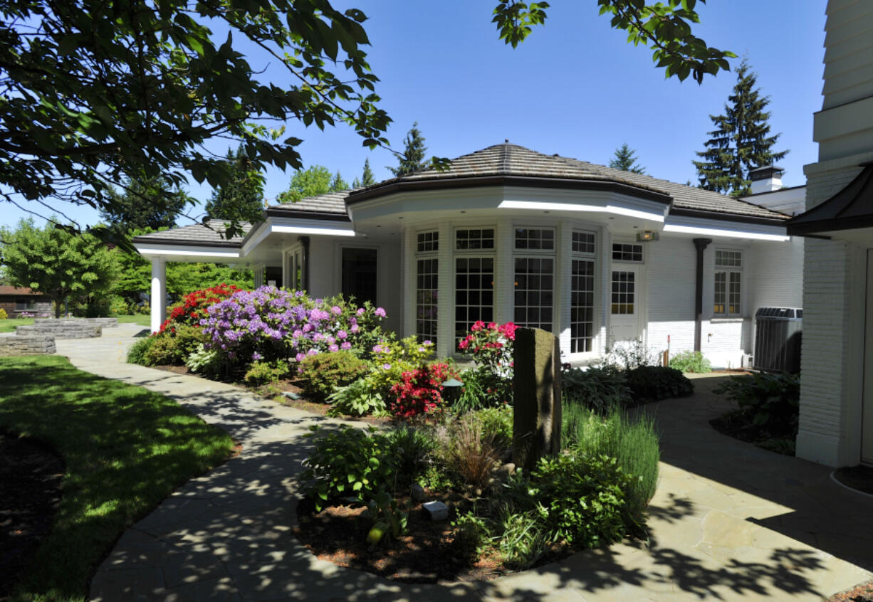 The home of late philanthropists Ed and Dollie Lynch has been on the market since November. Its sale will contribute to the couple&#039;s fund at the Community Foundation for Southwest Washington that continues doling out money to causes and charities.