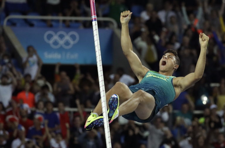 Brazil&#039;s Thiago Da Silva celebrates after clearing the bar to set new Olympic record during the athletics competitions of the 2016 Summer Olympics at the Olympic stadium in Rio de Janeiro, Brazil, Tuesday, Aug. 16, 2016.