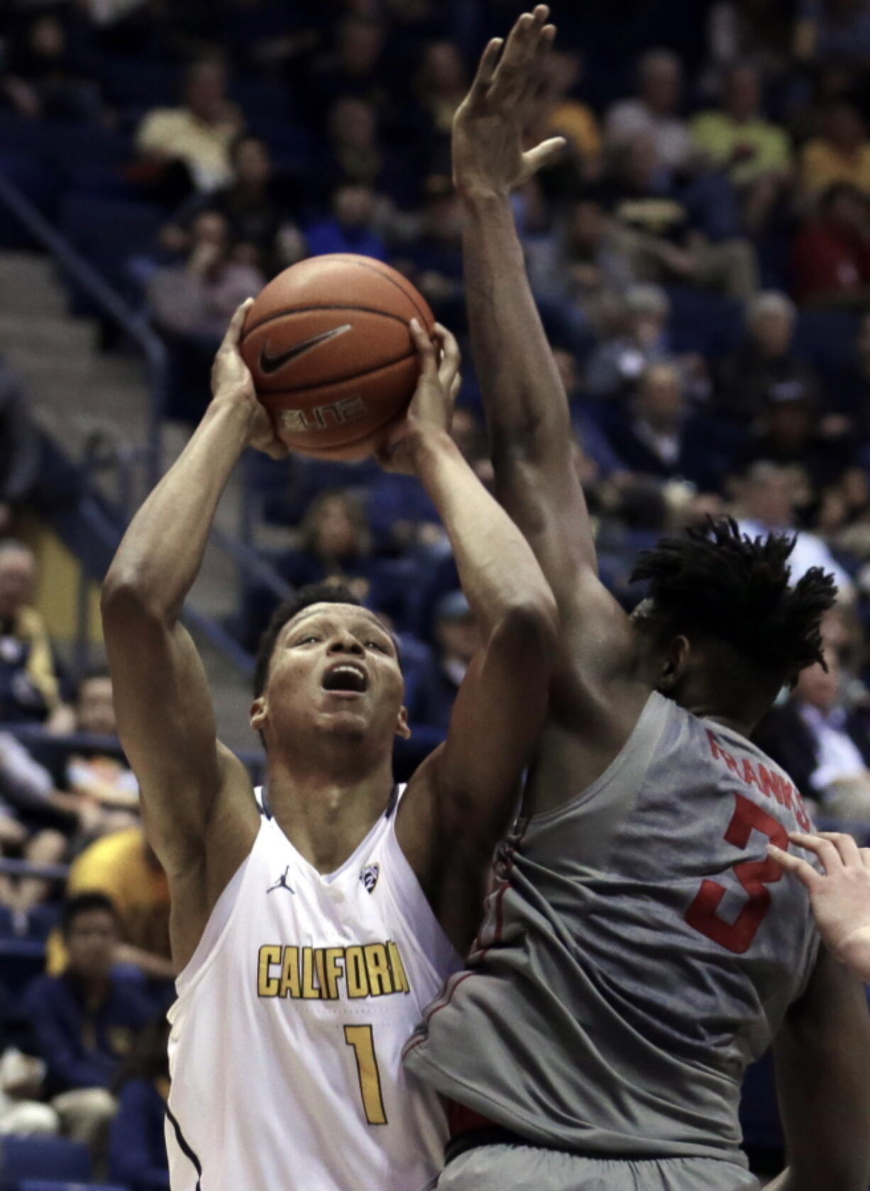 California's Ivan Rabb, left, shoots against Washington State's Robert Franks, an Evergreen High grad, in the second half Saturday, Jan. 14, 2017, in Berkeley, Calif.