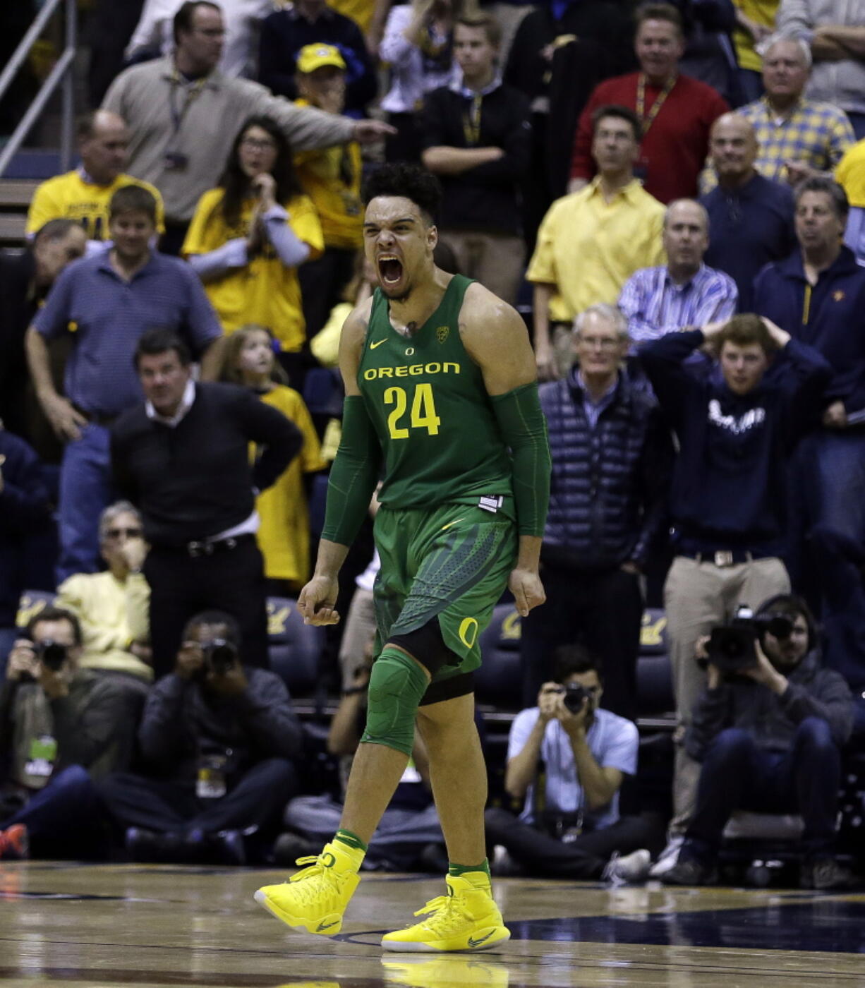 Oregon&#039;s Dillon Brooks (24) celebrates after making the game winning shot against California on Wednesday.