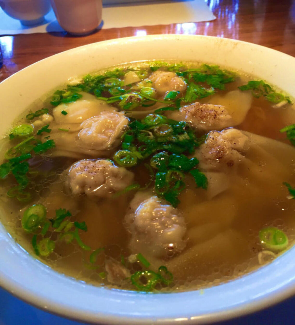 Pho Vi Van&#039;s Mi Hoanh Thanh, or wonton egg noodle soup.