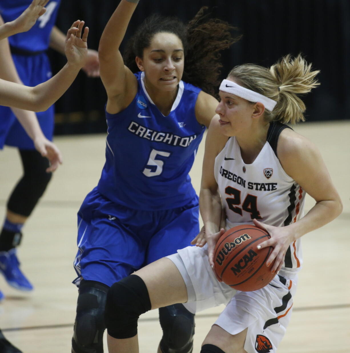 Creighton&#039;s Jaylyn Agnew (5) tries to stop Oregon State&#039;s Sydney Wiese (24) from getting to the basket during the first half of a second-round game in the women&#039;s NCAA college basketball tournament Sunday, March 19, 2017, in Corvallis, Ore. (AP Photo/ Timothy J.