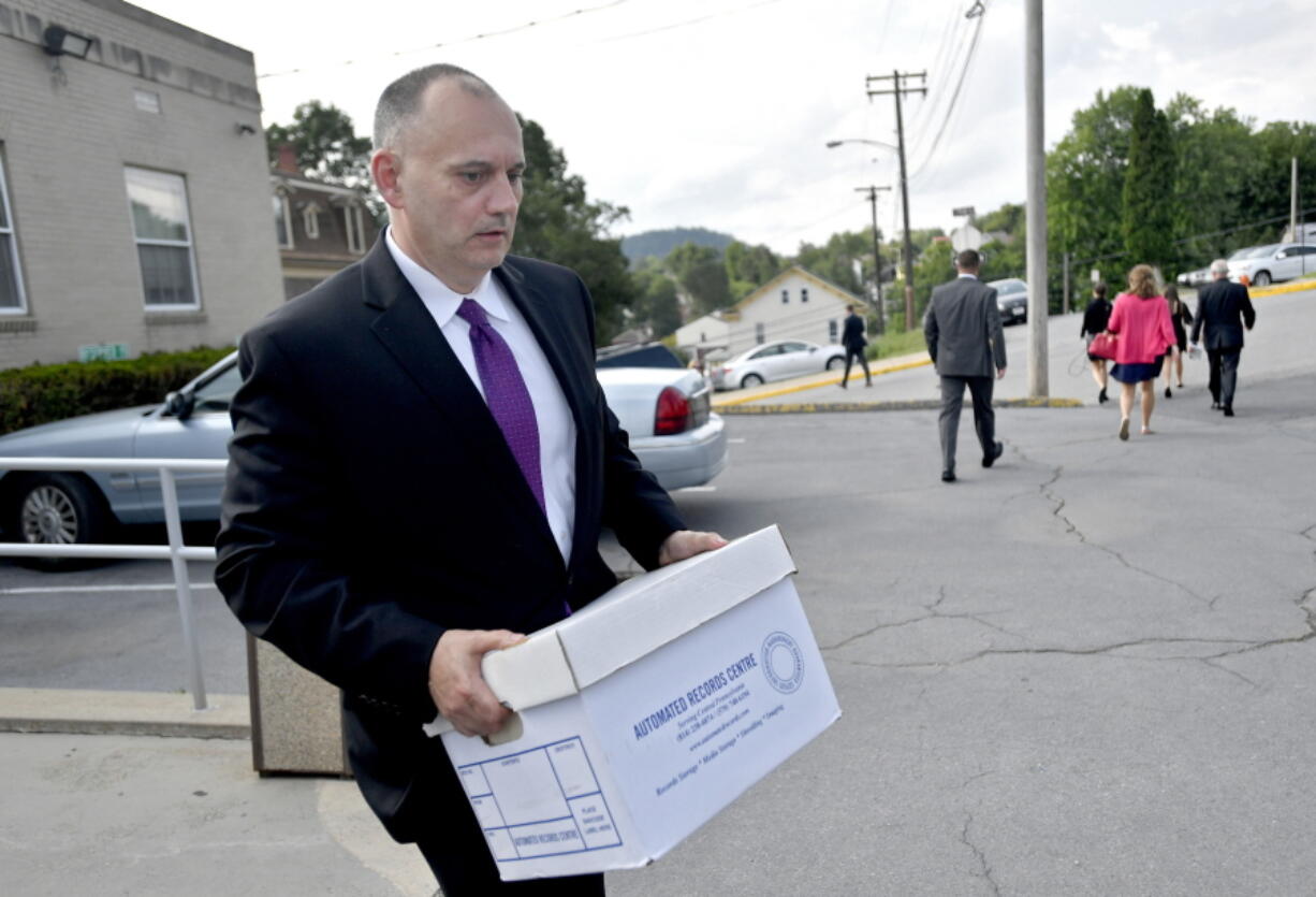 State College police Lt. Keith Robb leaves the Centre County courthouse on Tuesday, July 11, 2017, in Bellefonte, Pa. Lawyers for members of a Penn State fraternity who face charges in the death of Tim Piazza spent much of a daylong preliminary hearing Tuesday focusing on what their clients didn’t do the night the pledge was injured.