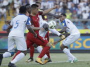 United States’ Bobby Wood, 9, controls the ball before scoring his team’s first goal during a 2018 World Cup qualifying soccer match against Honduras in San Pedro Sula, Honduras, Tuesday, Sept. 5, 2017.