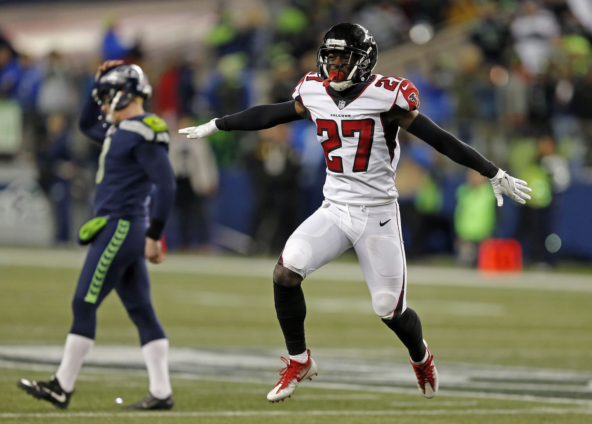 Ryan's 2 TD passes enough as Falcons hold off Seahawks - The Columbian