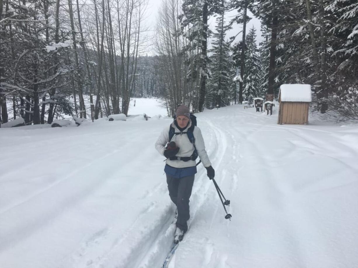 June Lake is a popular destination for Nordic skiers near Mount St. Helens. The trail includes a waterfall and several amazing viewpoints.