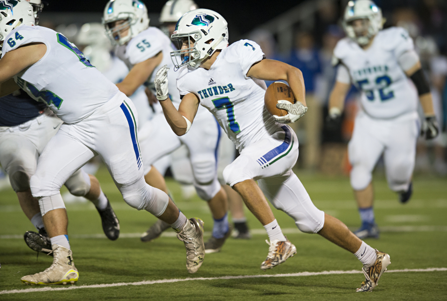 Mountain View football preview: Tight-knit corps of receivers lead  balanced, deep Thunder - The Columbian